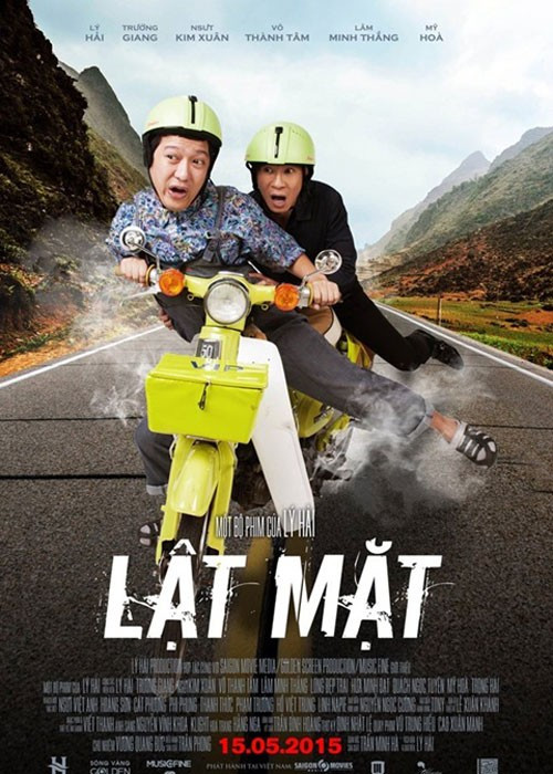 Từ năm 2015, đạo diễn Lý Hải bắt đầu làm series phim Lật mặt. Ở phần 1, anh đóng chính kiêm vai trò biên kịch và đạo diễn. Ngoài Lý Hải, phim còn có sự tham gia của Trường Giang. Trong Lật mặt, Trường Giang vào Toàn - một anh lái xe ôm tốt bụng nhưng có phần ngây ngô ở một thị trấn nhỏ. Toàn và Khải (do Lý Hải đóng) trở thành bạn đồng hành bất đắc dĩ gặp không ít tình huống bi hài. Ảnh: FB Lý Hải.