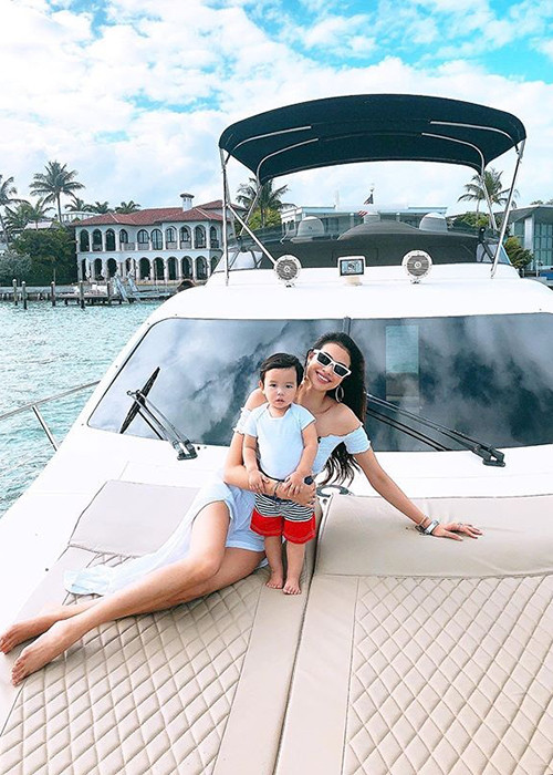 Gần đây, trên trang cá nhân, Hoa hậu Phạm Hương thường khoe những chuyến nghỉ dưỡng xa xỉ.