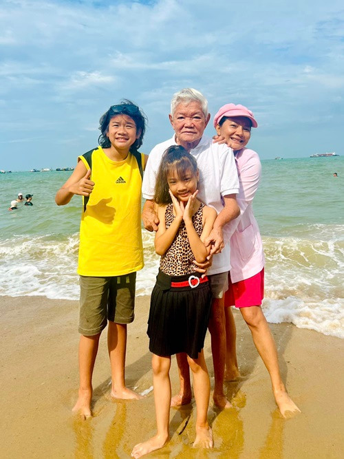 Thi thoảng, Kiều Trinh đưa gia đình đi nghỉ dưỡng ở Vũng Tàu, Đà Lạt.
