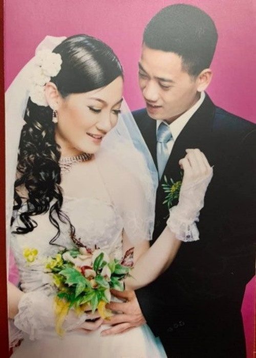 Chia sẻ về chuyện ngoại tình, đạo diễn Đại gia chân đất cho biết: “Quan trọng chúng ta giải quyết sai lầm đấy như thế nào cho êm ấm gia đình và chúng ta rút kinh nghiệm để không mắc phải nữa”.