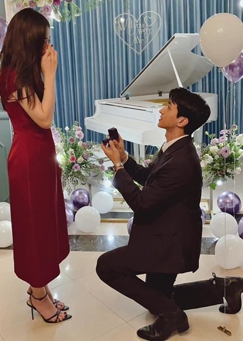 Bình An chia sẻ, hơn 1500 ngày bên nhau nhưng gian nan vất vả nhất lại là gần 50 ngày cầm chiếc nhẫn cầu hôn.