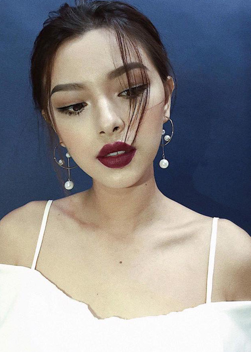 Được biết, Tú Hảo bước vào nhà chung The Face 2017 bởi là thí sinh giành chiến thắng vòng bình chọn trực tuyến của cuộc thi. Ảnh: FBNV
