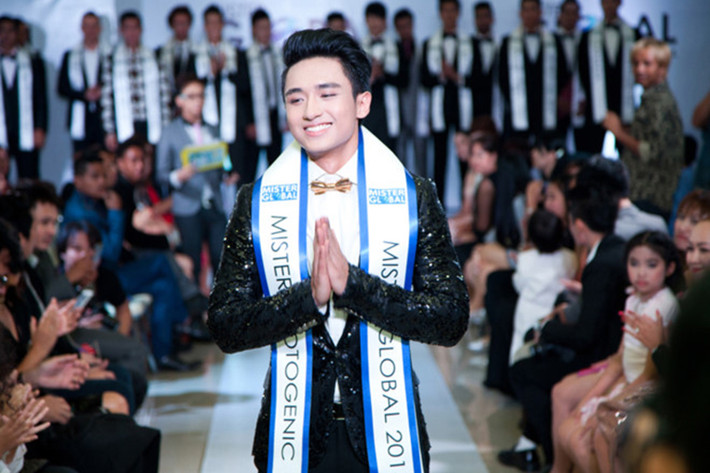 Tuy nhiên, Hữu Vi không xin cấp phép trước khi đi thi. Vì vậy, danh hiệu Á vương 3 cuộc thi Mister Global 2014 của anh không được công nhận trong nước. Ảnh: Zing