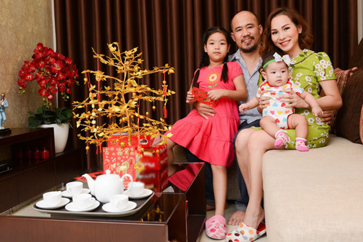 Ca sĩ Hoàng Lê Vy cũng là một trong số những sao Việt bị trầm cảm sau khi sinh con. Nữ ca sĩ từng chia sẻ, khi sinh con được 4 tháng, cô đã đi hát trở lại vì không muốn khán giả sẽ quên mình. Ảnh: VTV