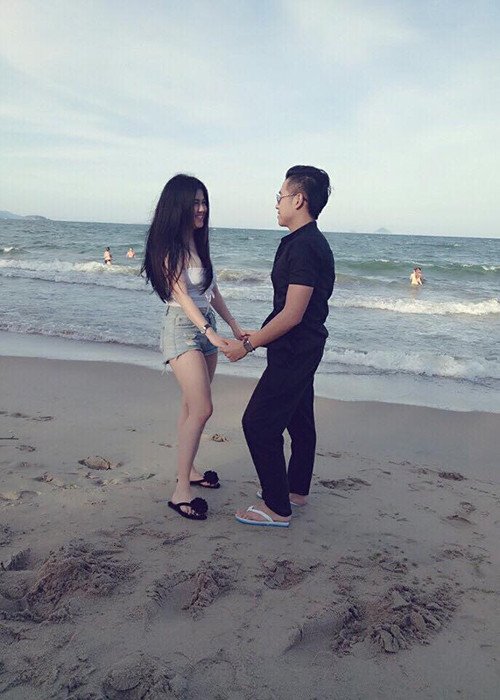 Trên trang cá nhân, Ngọc Bích đăng tải nhiều hình ảnh tình tứ bên người mới kèm lời tâm sự đầy hạnh phúc. Ảnh: FBNV