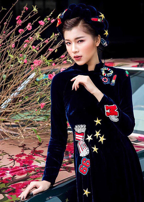 Đồng Ánh Quỳnh thường xuyên chụp ảnh cho các thương hiệu, cửa hàng nhờ gương mặt đẹp và thần thái sanh chảnh. Năm 2014, cô từng lọt top 36 cuộc thi Hoa hậu Việt Nam. Ngoài ra, Ánh Quỳnh từng đoạt giải Á khôi 1 cuộc thi Nữ sinh viên Việt Nam 2013. Ảnh: FBNV