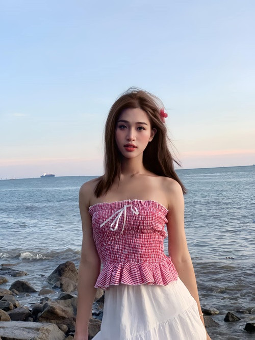 Minh Anh có nét đẹp ngọt ngào ở đời thường. Ảnh: FB Minh Anh.