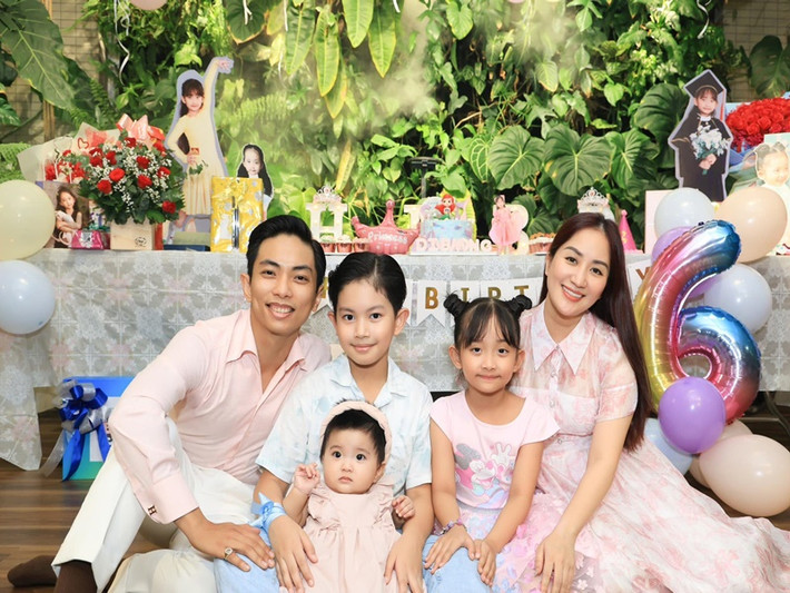 Phan Hiển chiều chuộng Khánh Thi hết mực, yêu thương các con. Ảnh: FB Phan Hiển.