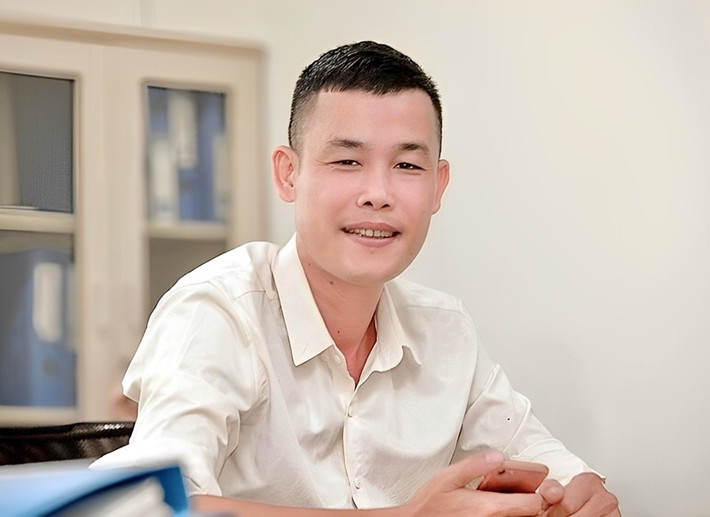 Khi còn là anh diễn viên nghèo không tên tuổi, Hiệp Gà kết hôn với cô gái làm nghề cắt tóc tên Thanh Quý. Cả hai có một cô con gái chung tên Hân Huyền. Ảnh: FB Hiệp Gà.