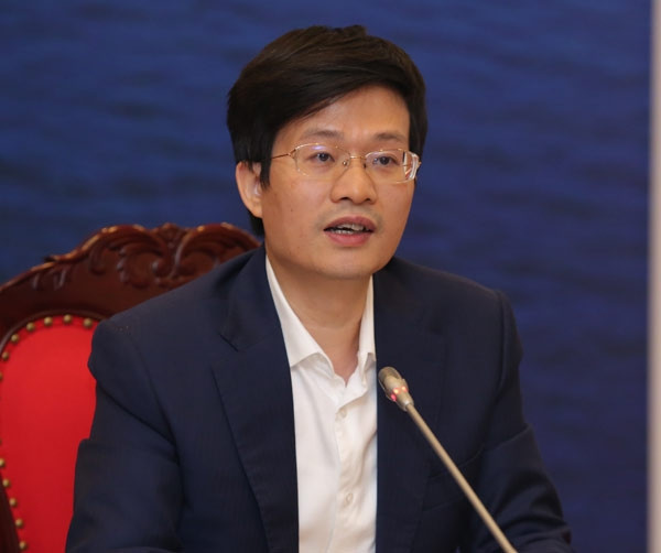 Về quyết định những vấn đề quan trọng, nhà báo Đỗ Chí Nghĩa hứa sẽ phấn đấu làm tròn trách nhiệm người đại biểu, thận trọng, kỹ lưỡng và trách nhiệm. Trong đó, đặc biệt quan tâm và dành thời gian thích đáng thực hiện các công việc sau: Kiến nghị Nhà nước có cơ chế tổ chức thực hiện hiệu quả "Chương trình mục tiêu quốc gia phát triển kinh tế - xã hội vùng đồng bào dân tộc thiểu số, miền núi" theo nghị quyết của Quốc hội. Đây là một dấu son của Quốc hội khóa XIV mà các khóa tiếp theo phải thúc đẩy triển khai thực hiện.