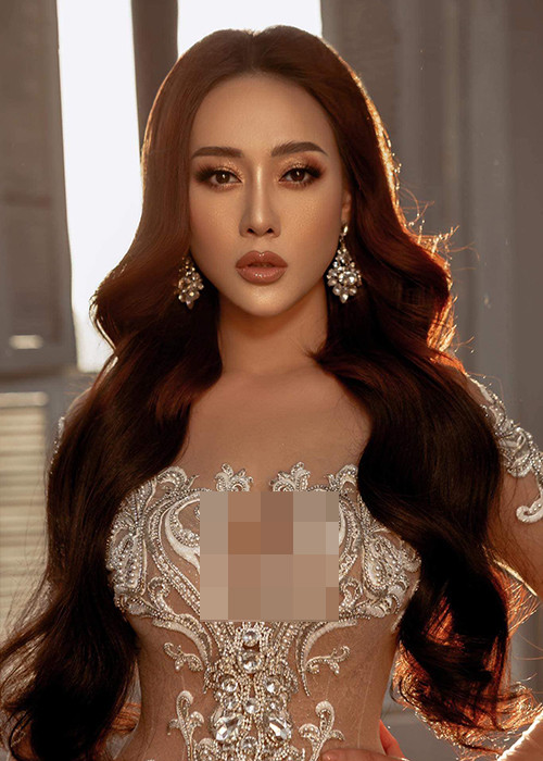 Phương Oanh cho biết, trước đây, cô có chia sẻ rằng ngày mới ra trường, cô không nề hà bất cứ công việc gì miễn là lao động chân chính, ví như rửa bát, phát tờ rơi và lúc đó Phương Oanh chọn phát tờ rơi. Tuy nhiên, thông tin này bị thổi phồng, tam sao thất bản.