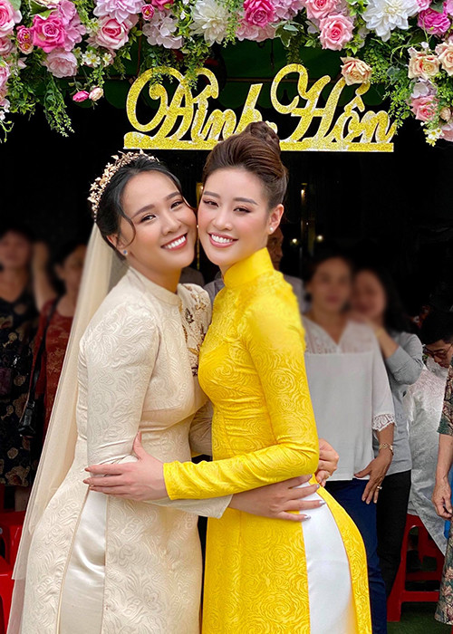 Phan Thị Thu Phương là chị dâu của Hoa hậu Khánh Vân. Mối quan hệ giữa hai chân dài rất tốt đẹp.