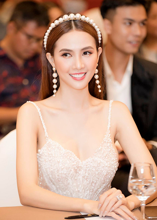 "Kiều @" là bộ phim được phóng tác từ tác phẩm “Truyện Kiều” của đại thi hào Nguyễn Du. Đảm nhận vai chính là Phan Thị Mơ.