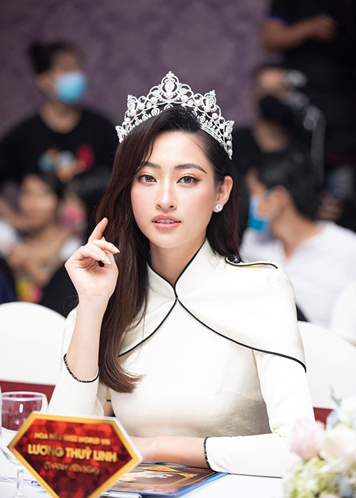 Hoa hậu Lương Thùy Linh đang trên hành trình đương nhiệm. Năm 2019, cô đoạt thành tích top 12 Hoa hậu Thế giới. Năm 2021, Lương Thùy Linh sẽ tái xuất ở đấu trường này khi ban tổ chức muốn thực hiện cuộc thi hùng biện Head To Head giữa các thí sinh năm 2019.