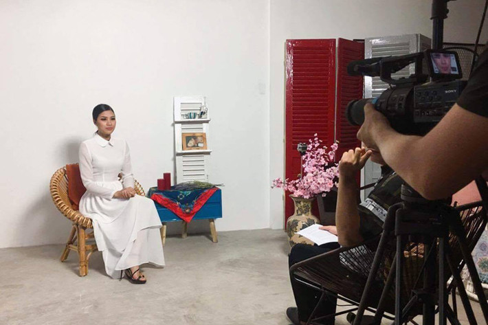 Bên cạnh đó, những cơ hội mở ra trước mắt cô gái trẻ khi bước vào showbiz hẳn không dễ gì Nguyễn Thị Thành từ chối?. Ảnh: Venus Beauty Queen