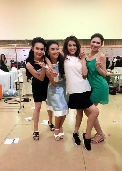 Khi biết tin Như Thủy bị phỏng nước sôi, ai cũng lo lắng, quan tâm cô em út. Trong buổi chia tay Như Thủy, các thí sinh và ban quản lý đều không kiềm chế được cảm xúc của mình.