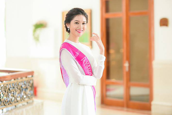 Thùy Dung cùng Đỗ Mỹ Linh và Thanh Tú đã tham gia giao lưu trực tuyến cùng các cơ quan báo đài, truyền thông.