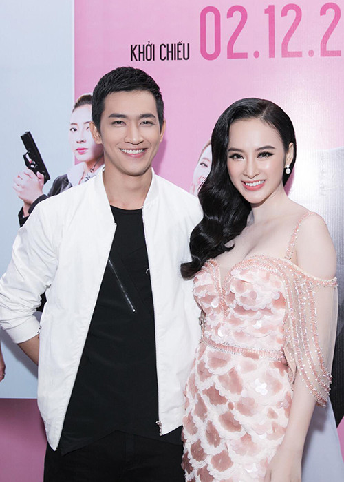 Võ Cảnh đến chúc mừng Angela Phương ra mắt bộ phim “Vệ sĩ, tiểu thư và thằng khờ” tại TP HCM. (Ảnh: FBNV)