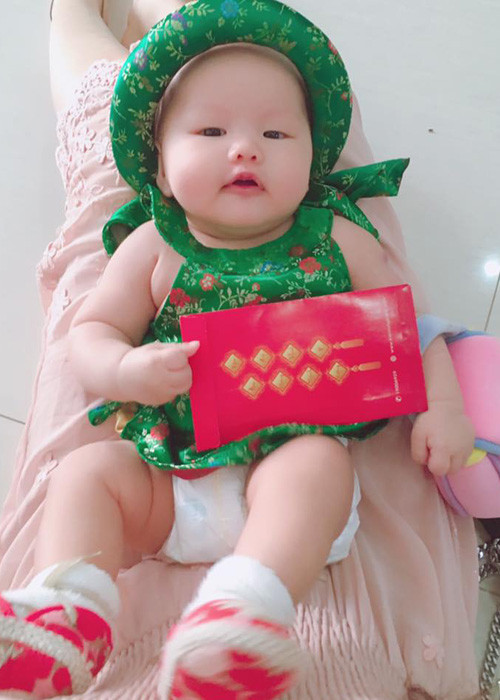 Những hình ảnh mới nhất của con gái Phan Như Thảo tiếp tục khiến trái tim của nhiều khán giả phải “tan chảy”. (Ảnh: FBNV)