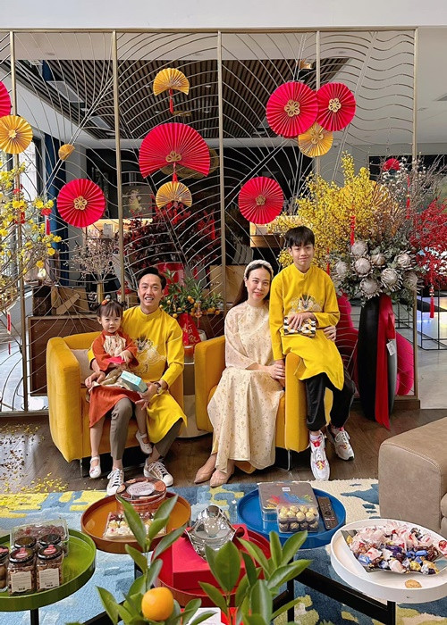 Đàm Thu Trang không còn hoạt động nghệ thuật trong những năm qua. Cô rời showbiz rồi kết hôn với Cường Đô la.