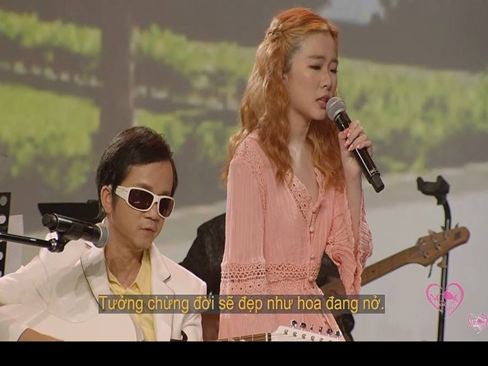 Mới đây, video Melody Đông Nghi - con gái của ca sĩ Như Quỳnh khoe giọng hát trong một chương trình nhận được sự chú ý của nhiều khán giả. Ảnh: Yan