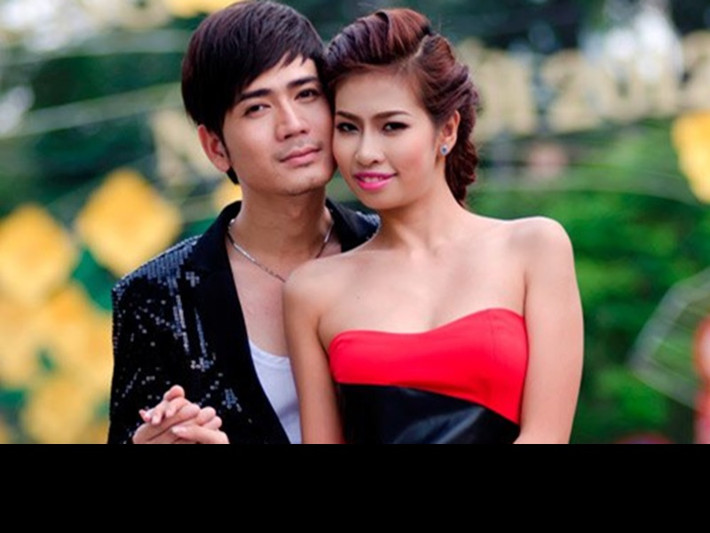 Quách Thành Danh kết hôn với hot girl Bảo Ngọc năm 2012. Bà xã của anh chia sẻ, cô là fan của chồng. Hơn 10 năm trước, cô mời Quách Thành Danh đóng MV cùng mình. Đến khi có con thứ 4, vợ chồng nam ca sĩ mới công khai hôn nhân. Ảnh: Phụ nữ Việt Nam