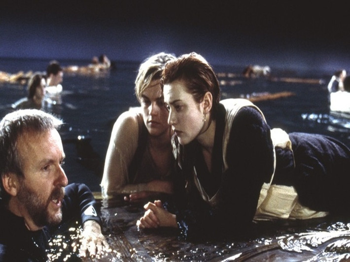 Chi phí sản xuất của “Titanic” lên tới 200 triệu USD. Phim kéo dài 195 phút nên ước tính mỗi phút trên màn ảnh rộng tiêu tốn tới 1 triệu USD.