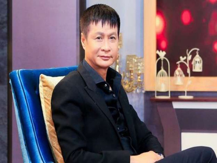 Đạo diễn Lê Hoàng lập gia đình năm 1985. Bà xã của anh tên Lê Thị Liên Hoan. Đến nay, cô chưa từng một lần lộ diện trước công chúng. Tuy nhiên, có đôi lần, Lê Hoàng chia sẻ về bà xã trên truyền thông. Ảnh: VTV