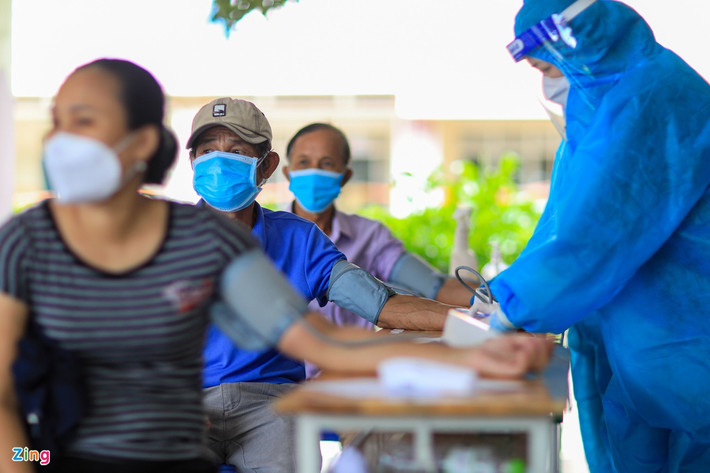 Các bước sàng lọc trước khi tiêm được thực hiện chặt chẽ, đúng quy trình.
