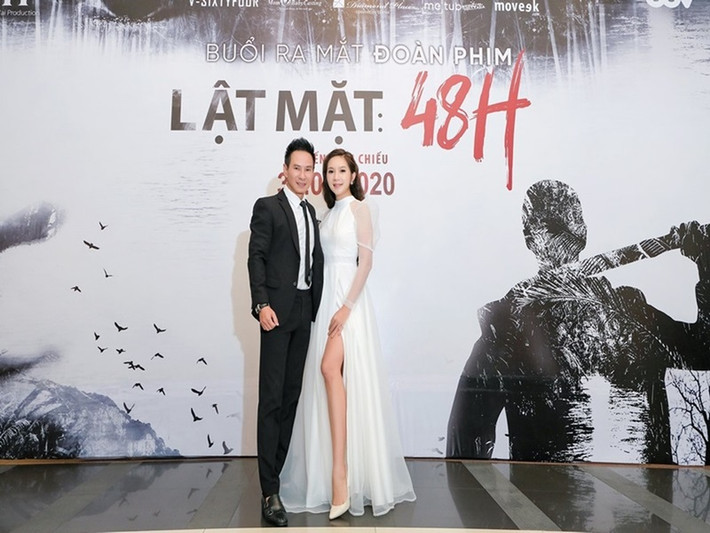 Lật mặt: 48h - phần 5 của series 2 lần hoãn chiếu vì dịch COVID-19 (dịp 30/4/2020 và dịp Tết Nguyên đán 2021). Lý Hải chia sẻ về thiệt hại vào mỗi lần hoãn chiếu: "Mỗi lần hoãn chiếu, phim mất 5-7 tỷ đồng. Chi phí in ấn tài liệu truyền thông đều không thể sử dụng lại vì những thông tin đã cũ”. Ảnh: FBNV.