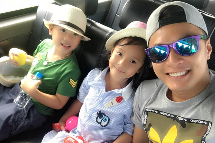 Hai cô con gái đầu lòng của hai nam diễn viên phim “Zippo, mù tạt và em” cũng cùng bố xuất hiện trong chương trình này.