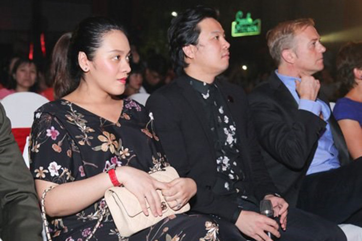Gần đây, vợ Thanh Bùi được cho là đã lâm bồn khi trên trang cá nhân, nam nhạc sĩ chia sẻ một tin vui khiến cuộc sống của anh thay đổi. Anh viết: “Life has changed forever! Miracles upon miracles..." (Tạm dịch: "Cuộc sống đã thay đổi từ đây. Phép màu trên cả phép màu). (Ảnh: Dân Việt)