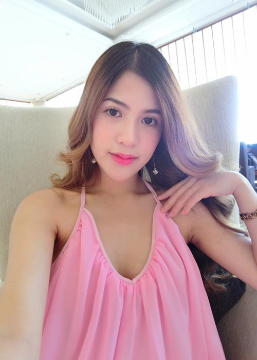 Vợ Việt Anh từng khá lo vì khi đã đi gần nửa chặng đường của thai kỳ mà số nặng vẫn ở mức 43 kg. Tuy nhiên, gần đây, Trần Hương vui mừng chia sẻ hiện tại, cô có số cân nặng là hơn 46 kg sau nỗ lực tăng cân.