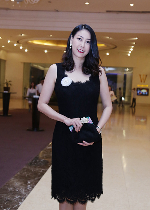 Hoa hậu Hà Kiều Anh cũng là một trong số những khách mời nghệ sĩ trong tiệc sinh nhật của “ông hoàng nhạc Việt”.