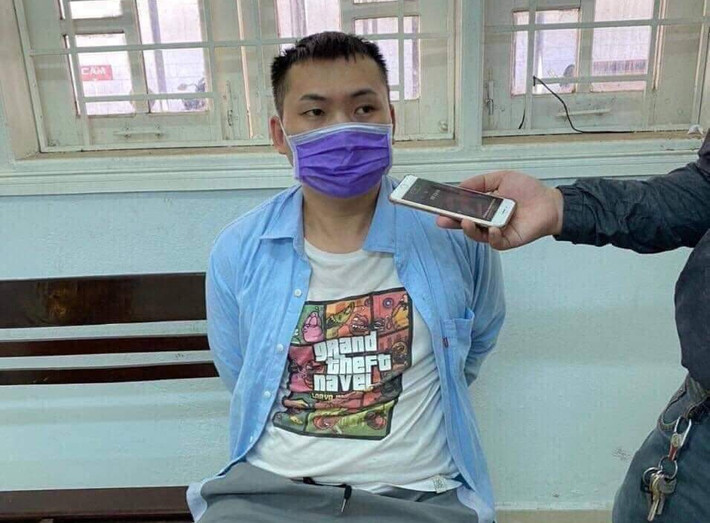 Cuối năm 2019, Bao để chồng và con ở nhà, nhập cảnh Đà Nẵng rồi thường xuyên đến sòng bài ở quận Ngũ Hành Sơn chơi. Tại đây, Bao chứng kiến Quý Bình nhiều lần đánh bạc thắng nên ngỏ ý hùn vốn cùng chơi. Nếu thắng bạc thì hai bên cùng chia tiền lời, còn thua thì cùng chịu.