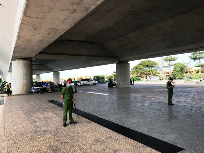 Tuy nhiên, hiện người yêu của Quý Bình vẫn chưa thừa nhận hành vi tham gia vào việc giết người cùng bạn trai. Do chưa đủ chứng cứ nên công an để cô gái này tại ngoại, đồng thời cử người giám sát để đấu tranh. Thời gian tại ngoại, cô này không được về nước và phải có mặt tại cơ quan công an khi được triệu tập.