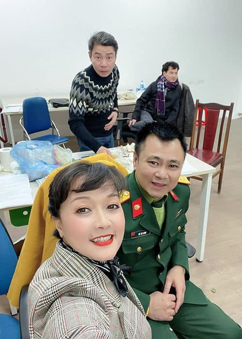 Công Lý từng chia sẻ, vai “cô Đẩu” lấy của anh rất nhiều tâm sức. "Cảm giác đầu tiên của tôi là rất mệt mỏi vì vai diễn này đòi hỏi mình phải làm nhiều và thay đổi nhiều", anh chia sẻ trên VTV. Ảnh: Lao động