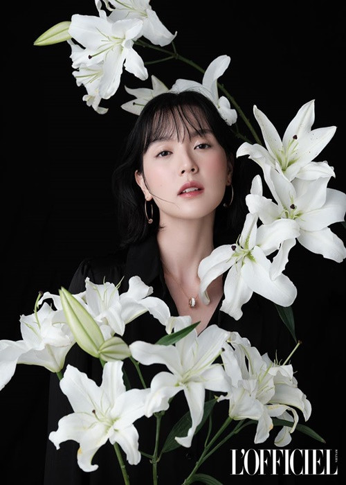 Trở lại showbiz, Hải Tú chia sẻ trên tạp chí L’Officiel: “Đối với tôi, thử thách nào càng khó, thì thành công sẽ càng xứng đáng. Đặc biệt là giờ đây, tôi lại càng không sợ hãi”.