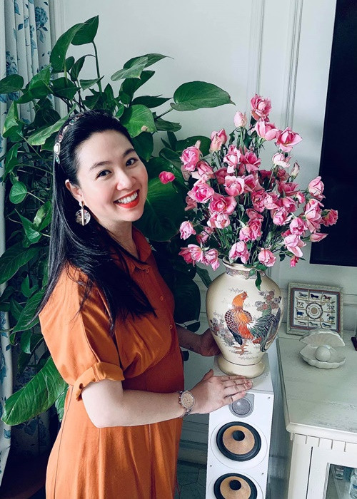Mang thai lần 2, Lê Khánh được ông xã Tuấn Khải cưng chiều.