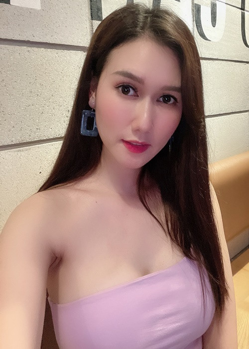 Bạn gái của Đình Tú từng giành giải Hoa khôi sinh viên Hà Nội năm 2009.