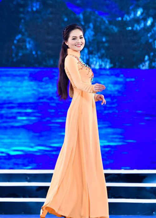 Thu Hiền sinh năm 1996, đến từ Lâm Đồng. Cô nặng 53 kg, cao 1m86 và có số đo ba vòng: 86-62-96. Trước Hoa hậu Việt Nam 2016, Thu Hiền từng đoạt danh hiệu Miss Ngôi sao 2014.