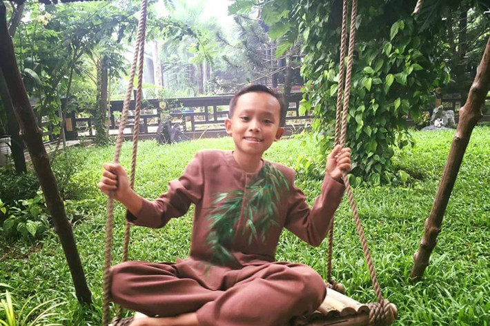 Tân quán quân Hồ Văn Cường còn được mẹ nuôi Phi Nhung hỗ trợ và dẫn dắt trên con đường âm nhạc.