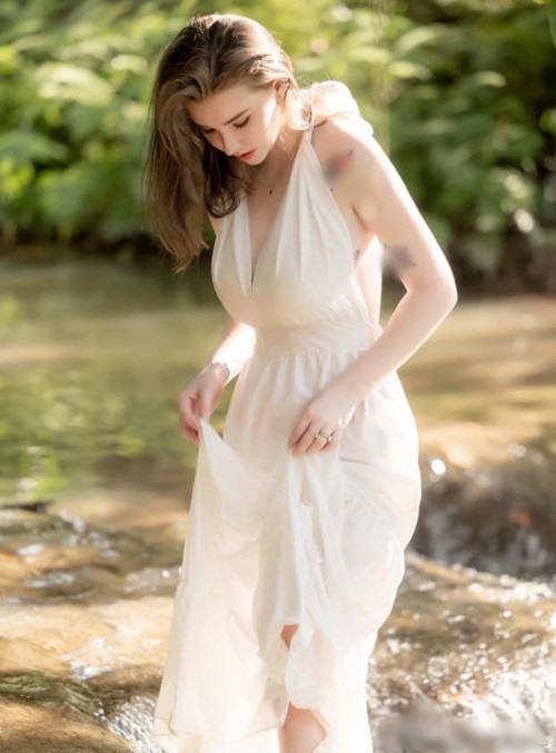Hot girl mang hai dòng máu Thái Lan và Ireland ngày càng xinh đẹp sau khi nổi tiếng.