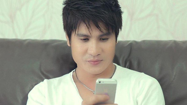 Hơn 10 năm đi hát, Lương Gia Huy khẳng định anh chưa từng vướng bất cứ scandal, thu nhập từ ca hát đủ giúp anh mua nhà, xe tiền tỷ.