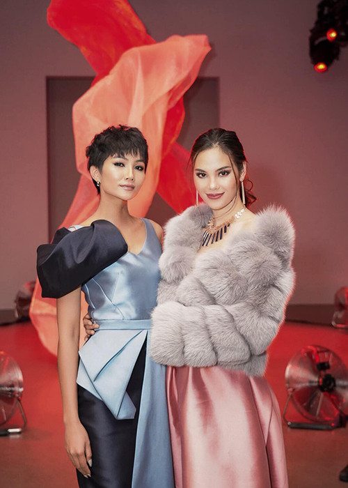 H'hen Niê và đương kim Hoa hậu Hoàn vũ Thế giới Catriona Gray vừa hội ngộ tại Mỹ.