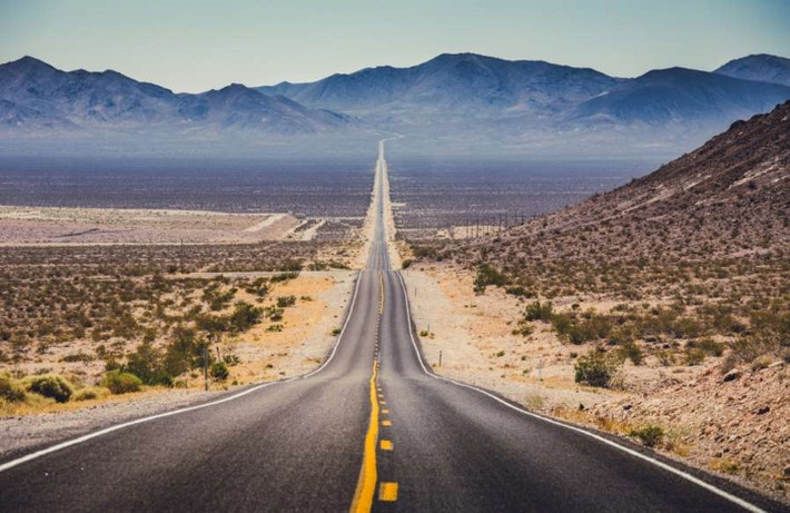 Trải rộng trên gần 65.000 km2, tam giác Nevada nằm ngay gần khu 51 - căn cứ quân sự bí ẩn nhất hành tinh của Mỹ với các câu chuyện huyền bí về người ngoài hành tinh và các vật thể bay không xác định (UFO).