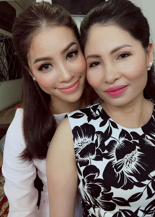 Người đẹp cho biết từ sau khi trở thành hoa hậu, cô mất đi nhiều thứ như thời gian cho gia đình, cho chính bản thân mình. Ảnh: FBNV