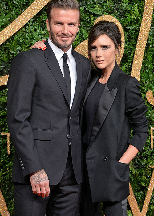 Victoria và David Beckham đã kết hôn được 20 năm. Từ khi gắn bó đến nay, cặp đôi nổi tiếng Hollywood đối mặt với tin đồn ly hôn vô số lần. Trước nghi vấn chia tay, cả hai nhiều lần lên tiếng phủ nhận. Ảnh: Cosmopolitan