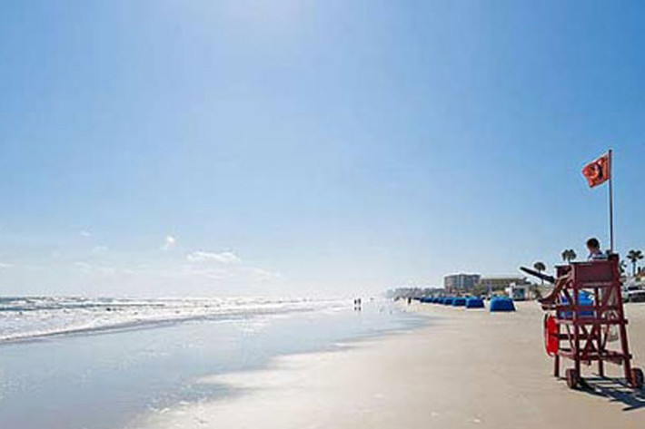 Volusia, Florida: khách du lịch đến đây cũng phải cẩn thận vì ở Florida rất hay bị sét đánh. Từ năm 1997 đến 2006 đã có 71 người bị chết do sét đánh ở bang Florida.