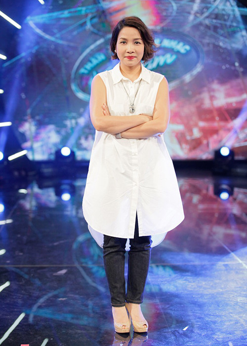 Mới đây, nữ ca sĩ đã có buổi hướng dẫn để giúp từng thí sinh trong top 5 cuộc thi Vietnam Idol 2016 hoàn thiện phần trình diễn.